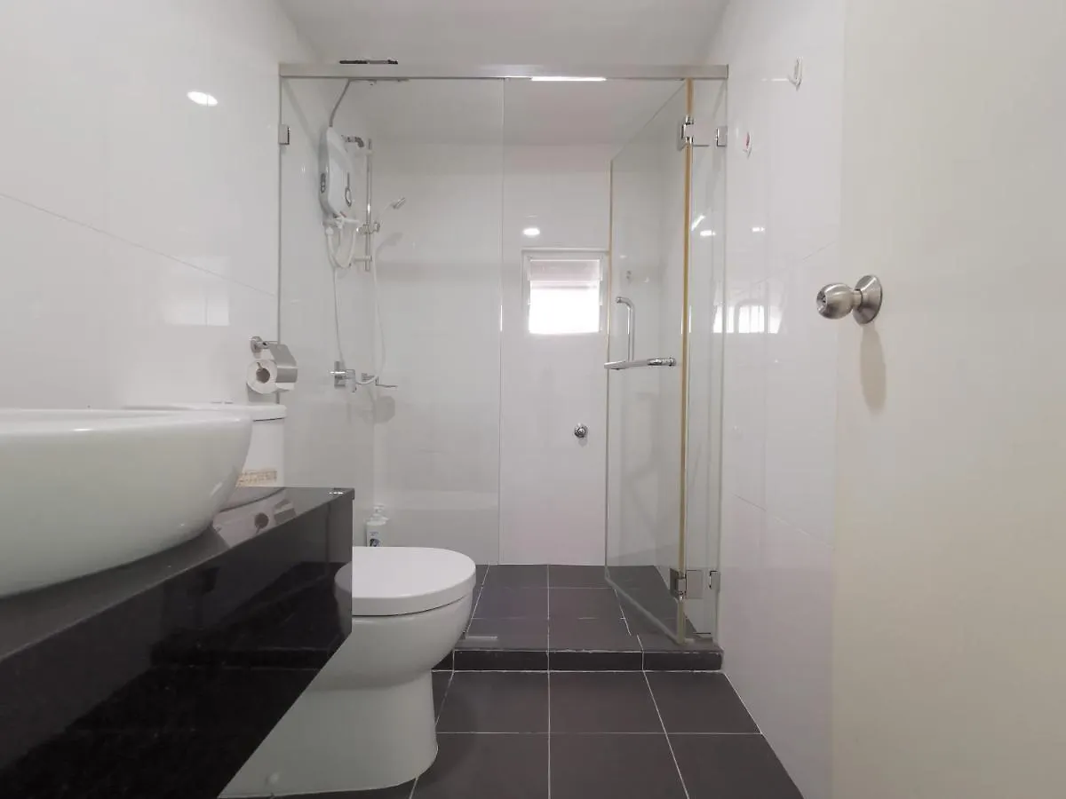 Maritime Suites Penang Jelutong 0*,