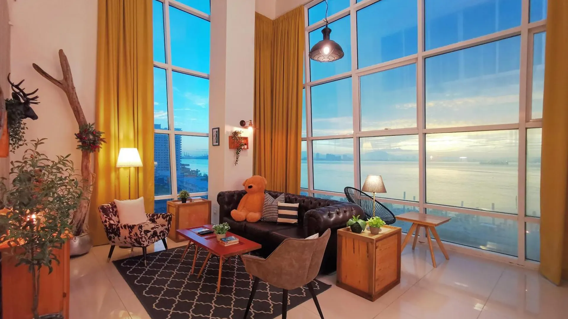 Maritime Suites Penang 日落洞